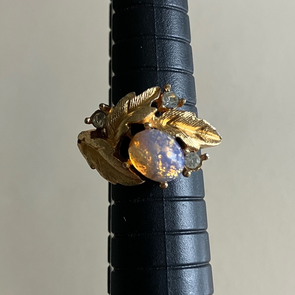Vintage Gold Tone Leaf Ring with Opal Stone
